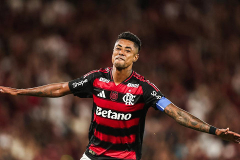 Bruno Henrique é multado em R$ 100 mil pelo STJD e está liberado para jogar pelo Flamengo