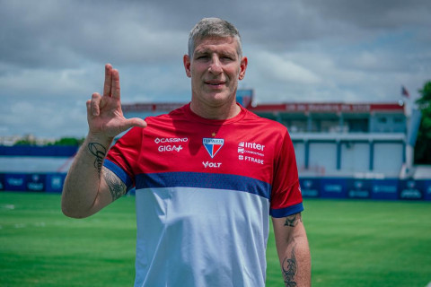 Fortaleza apresenta novo técnico Martín Palermo nesta segunda; acompanhe cobertura
