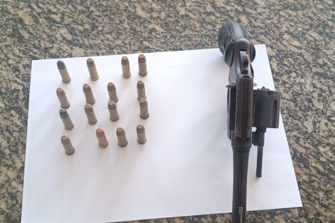 POLÍCIA MILITAR DETONA DUAS GRANADAS ENCONTRADAS COM ADOLESCENTES SUSPEITOS DE ATENTADOS EM TIANGUÁ