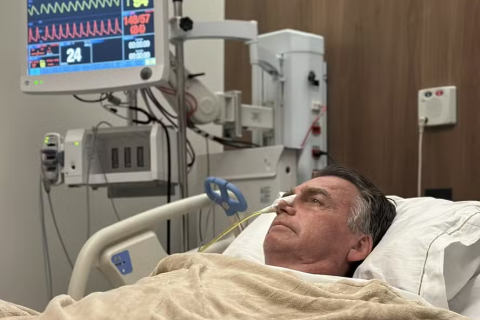 BOLSONARO TEM PIORA DA FUNÇÃO RENAL E AUMENTO DE INFLAMAÇÃO