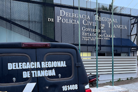 CRIMINOSOS ROUBAM CELULARES E MOTOCICLETA DURANTE ASSALTO NO CENTRO DE CARNAUBAL